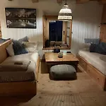 Cherz Romantic House 샬레 아라바